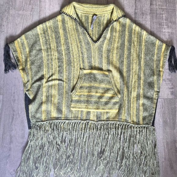 Raquel Allegra Wool Cashmere Fringe Poncho Cape Pocket Braided Green One Size - Picture 2 of 11